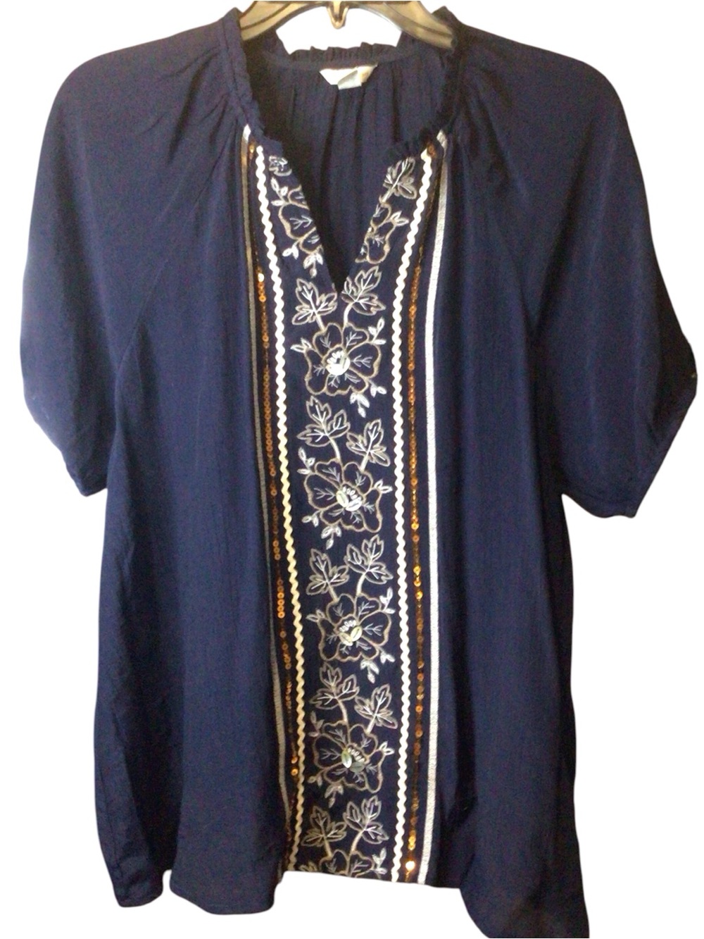 NWOT....Womens light weight peasant style shirt. Size medium. Mint condition!